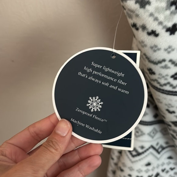 Karen Scott Patterned Fleece Vest size medium NWT - Picture 5 of 9